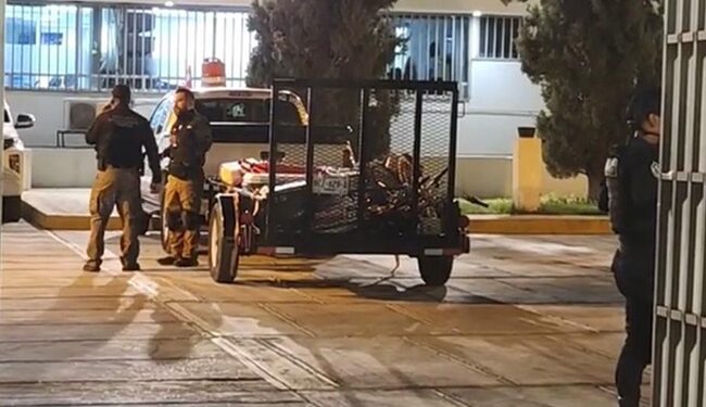 Dos personas, el vehículo y el armamento fueron puestos a disposición de la FGR en Piedras Negras.