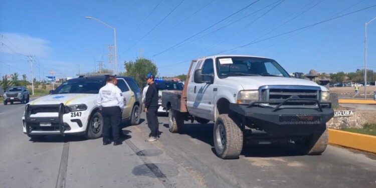 Un conductor fue detenido tras intentar retirarse luego del choque en el Libramiento Pérez Treviño.