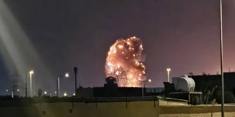 Irán mantiene operaciones y rechaza versiones sobre tregua.