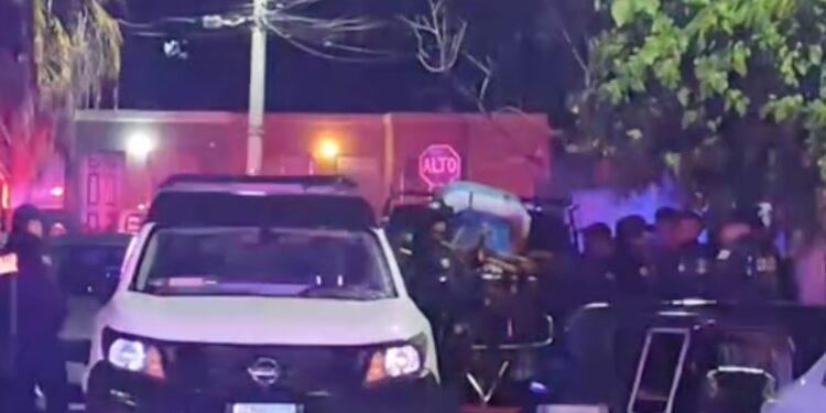 El joven fue localizado sin vida en su domicilio de la colonia Acoros.