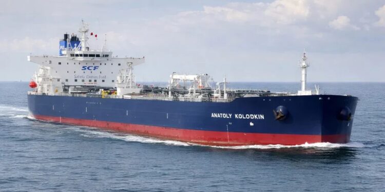 Descargan petróleo ruso en el puerto de Matanzas.