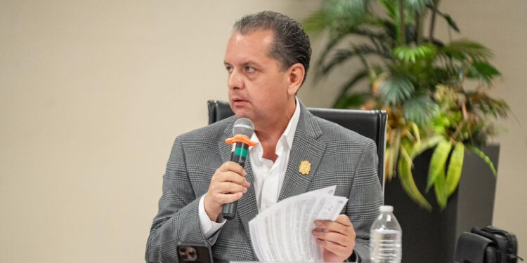 Richy Múzquiz lanzó agresivo comentario en red social. 