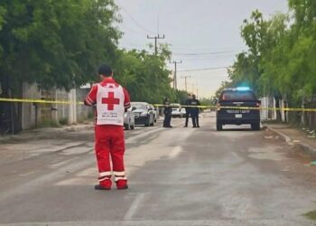 Autoridades realizaron el levantamiento del cuerpo en el domicilio del ejido Piedras Negras.