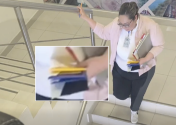 Jacobo mencionó que Menera se “robó” los tokens, pero el aún gerente de SIMAS mostró como una empleada municipal los sustrajo de las oficinas de la operadora de agua.