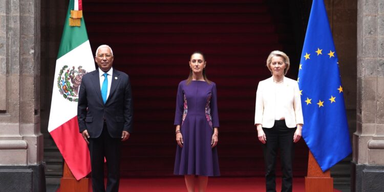 La presidenta Claudia Sheinbaum recibió en Palacio Nacional a Ursula von der Leyen y a António Costa durante la cumbre entre México y la Unión Europea.