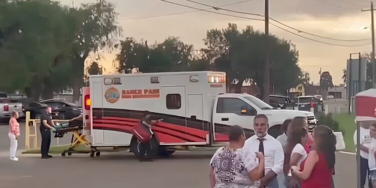 Cuerpos de emergencia acudieron al Multi-Purpose Center tras un incidente reportado durante la votación anticipada.
