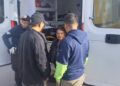 El trabajador municipal fue trasladado al ISSSTE para su valoración médica por los golpes en la cabeza y su pierna izquierda.