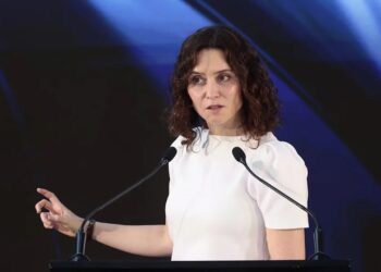 La visita de Isabel Díaz Ayuso a México terminó marcada por protestas, controversias diplomáticas y críticas por sus declaraciones sobre la invasión española.