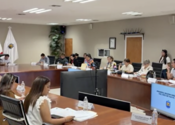 Regidores acusaron en Cabildo que Jacobo Rodríguez asumió funciones operativas de SIMAS sin facultades expresas en el decreto que rige al organismo.