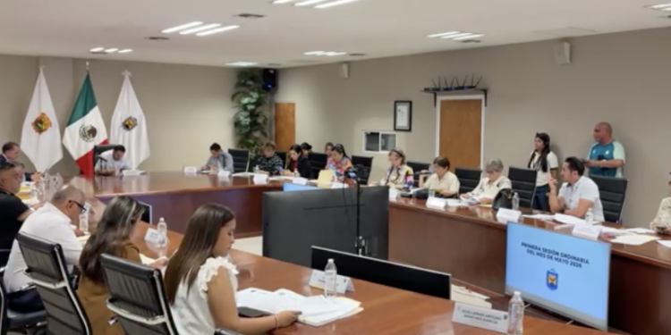 Regidores acusaron en Cabildo que Jacobo Rodríguez asumió funciones operativas de SIMAS sin facultades expresas en el decreto que rige al organismo.