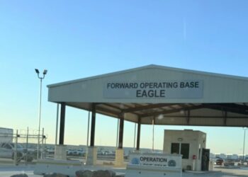 Investigan la muerte de un hombre localizado dentro del Camp Eagle. .