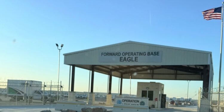 Investigan la muerte de un hombre localizado dentro del Camp Eagle. .