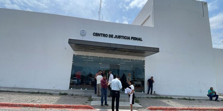 Vinculan a proceso a Mauro “N” y Julián “N” por presunta venta irregular de terrenos.