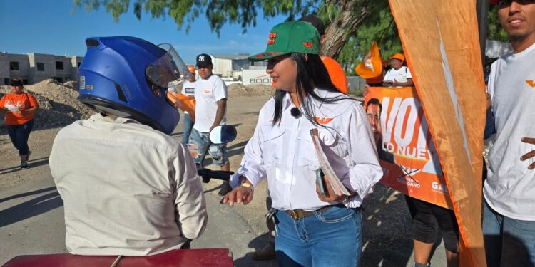 Gaby López visitó la colonia Loma Bonita como parte de sus recorridos de campaña. 