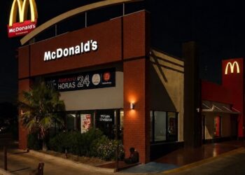 Aseguran a joven tras amenazar con cuchillo en McDonald’s de Piedras Negras.