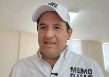 Memo Ruiz criticó las confrontaciones públicas y el uso de redes sociales por parte del alcalde Jacobo Rodríguez.