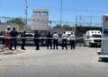 Autoridades de los tres niveles de gobierno desplegaron un operativo tras la riña registrada en el Cereso de Ciudad Obregón.