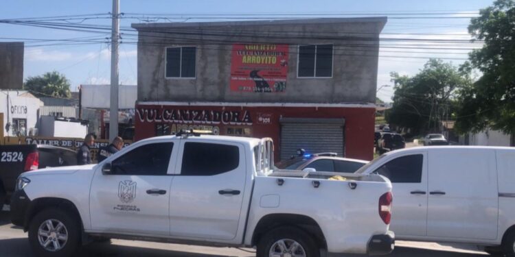 Localizan sin vida a hombre en taller mecánico de la colonia Tierra y Esperanza.