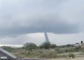 Habitantes del ejido Santa Eulalia captaron en video la formación del fenómeno este martes en la región norte de Coahuila.