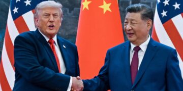 Donald Trump y Xi Jinping encabezaron una reunión diplomática en Pekín para discutir temas de seguridad, comercio y política internacional.