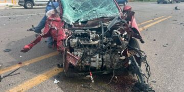 Aparatoso accidente vial se registró en el kilómetro 216 de la carretera federal 57, en el tramo Nava-Piedras Negras.