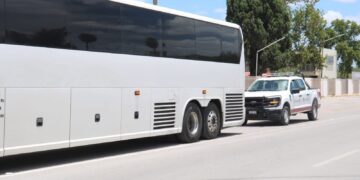 El armamento fue localizado durante una revisión a un autobús de pasajeros que ingresaba a México por el Puente Internacional Número 2 de Piedras Negras.