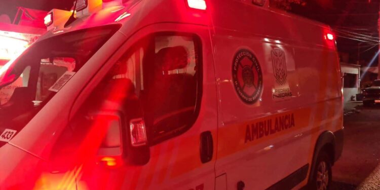 Un hombre de 34 años fue hospitalizado tras ser agredido por sujetos en la colonia Los Montes de Piedras Negras.