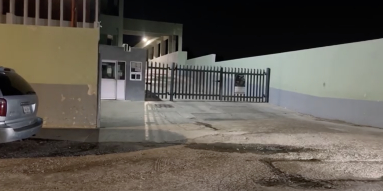 Muere hombre de 34 años; investigan posible suicidio.