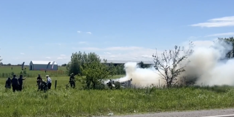 Autoridades militares investigan las causas del accidente.