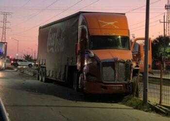 El accidente ocurrió durante la madrugada sobre el bulevar República, a la altura de la colonia Cumbres.
