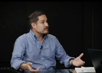 Eduardo Morales señaló que fotografías y dictámenes periciales integrados a una carpeta de investigación documentan las lesiones que observó en su hija.