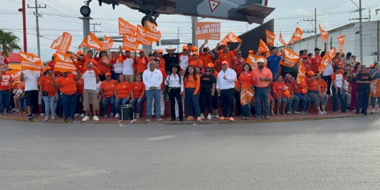 Cierra Gabriela López campaña con evento en la Rotonda del Avioncito.