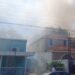 Incendio consume vivienda en la colonia Mundo Nuevo.