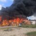Elementos de Bomberos y corporaciones de apoyo controlaron un incendio que afectó al menos cinco viviendas en la colonia Periodistas de Piedras Negras.
