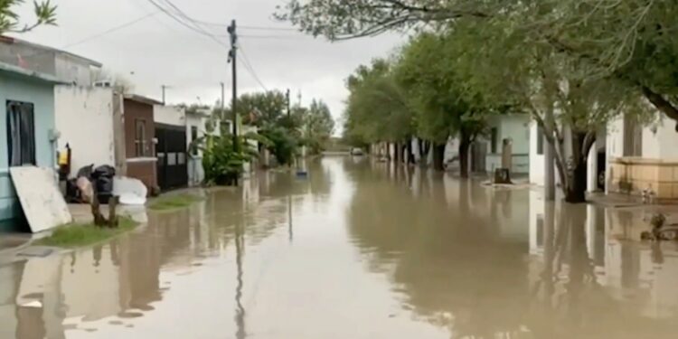Pronostican hasta 9 pulgadas de lluvia en Eagle Pass; Piedras Negras espera acumulados de hasta 7.