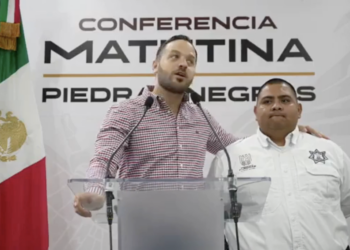 Asume Ernesto Abraham Piliado García Tránsito y Vialidad; alcalde lo presenta como “este muñeco” y “mi gordito de oro”.