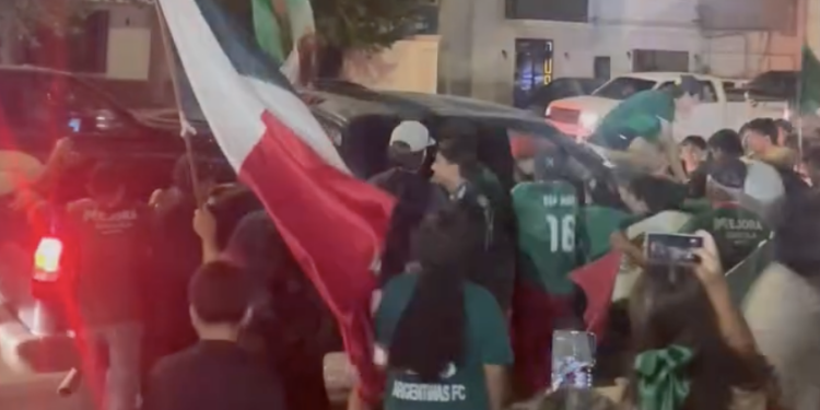 Planean transmisión pública del partido de la Selección Mexicana en la Macroplaza, incluyendo la venta de bebidas alcohólicas.