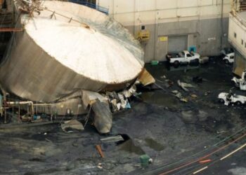 Investigan causas de tragedia química que dejó 11 muertos en planta de Washington.