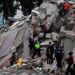 Doble terremoto en Venezuela deja 235 muertos y 4 mil 300 heridos; continúan labores de rescate.