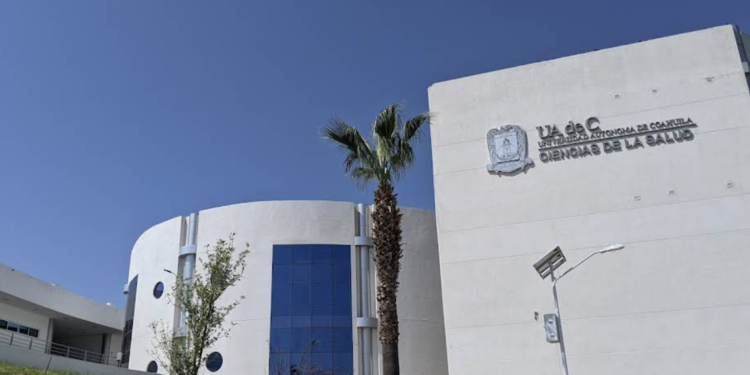 La Escuela de Ciencias de la Salud de la UAdeC en Piedras Negras presentó filtraciones de agua tras las intensas lluvias registradas este lunes, informó el rector, Octavio Pimentel Martínez.