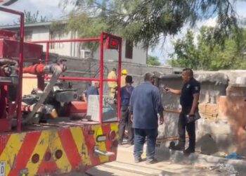Controlan incendio en vivienda de la colonia Lázaro Cárdenas.