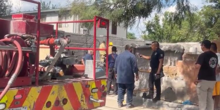 Controlan incendio en vivienda de la colonia Lázaro Cárdenas.