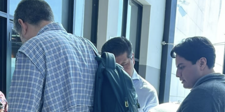 Abogados de la defensa llegaron a temprana hora.