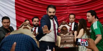 Antonio Attolini condenó la irrupción en el Congreso de Coahuila.
