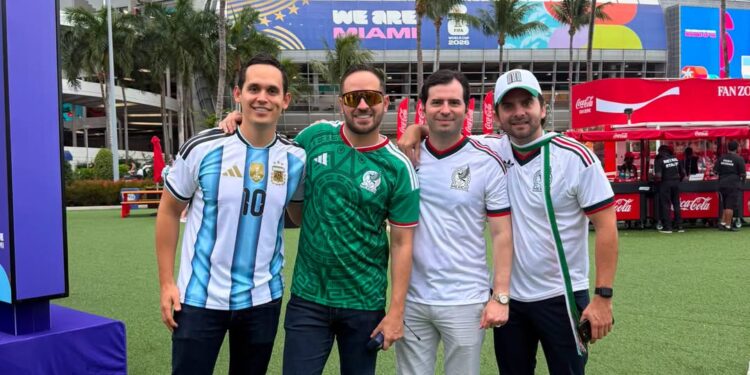 Viajó Jacobo al Mundial con proveedores que facturan millones al Municipio.