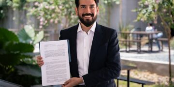 Propone notario de Nuevo León exigir acreditación de salud mental y preparación académica a candidatos.