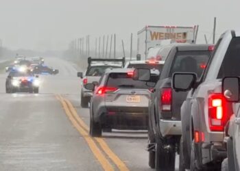 Sin paso hacia San Antonio: cierran la US 57 y la US 90 por inundaciones.