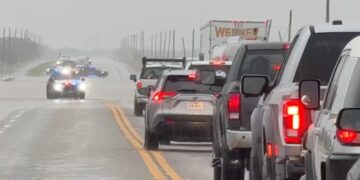 Sin paso hacia San Antonio: cierran la US 57 y la US 90 por inundaciones.