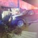 Investigan a menor por daños tras impactar camioneta contra una casa.