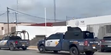 Detienen a dos con más de 22 kilos de marihuana.